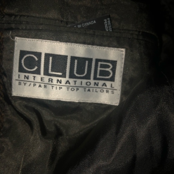 **100% Wool Canadian-Made Blazer - Club International by Tip Top Tailors** - Picture 3 of 5